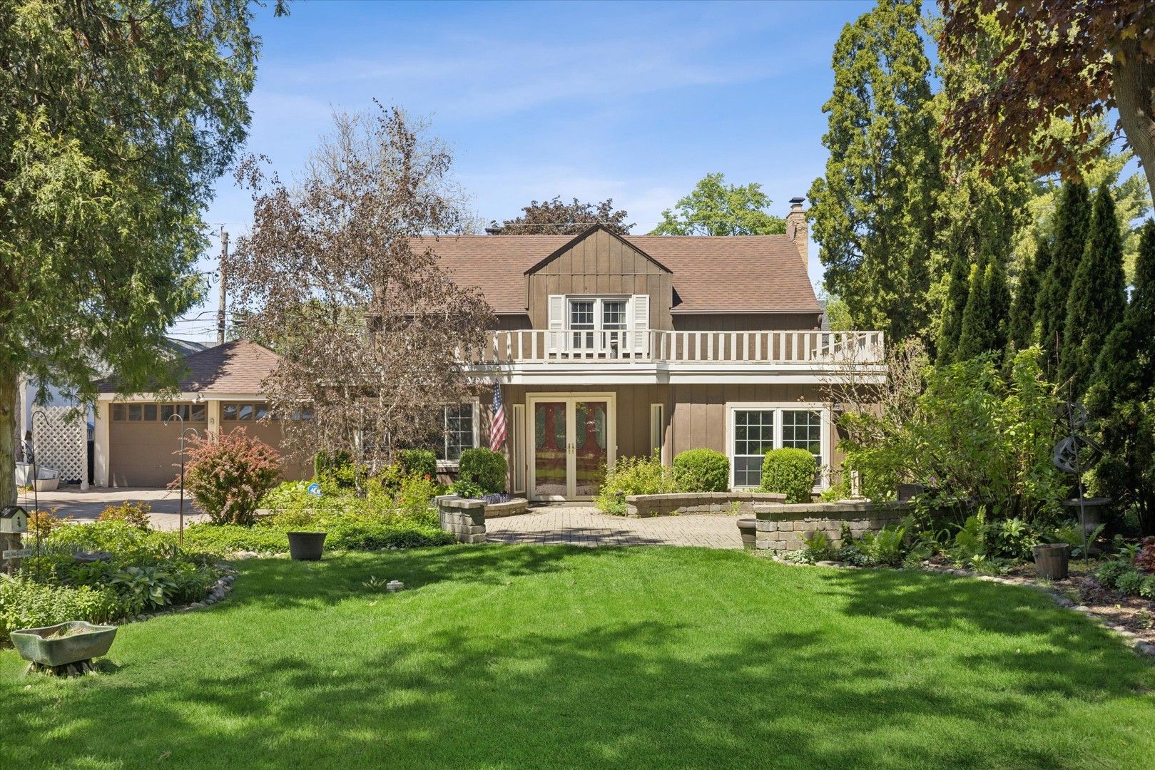 946 Walter Avenue — Des Plaines, IL 60016