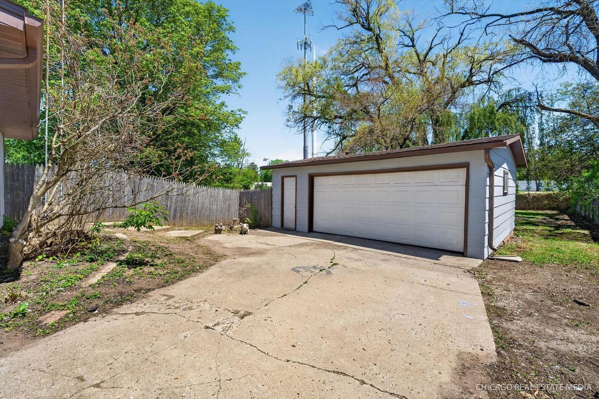 41557 N Illinois Street, Zion, IL 60099