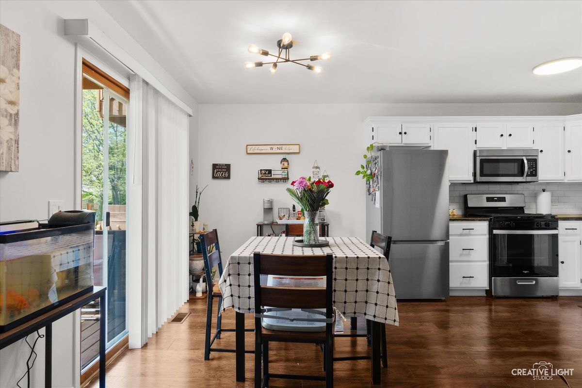 295 Woodridge Circle #D, South Elgin, IL 60177