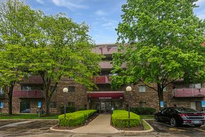 1463 Mercury Drive, Schaumburg, IL 60193