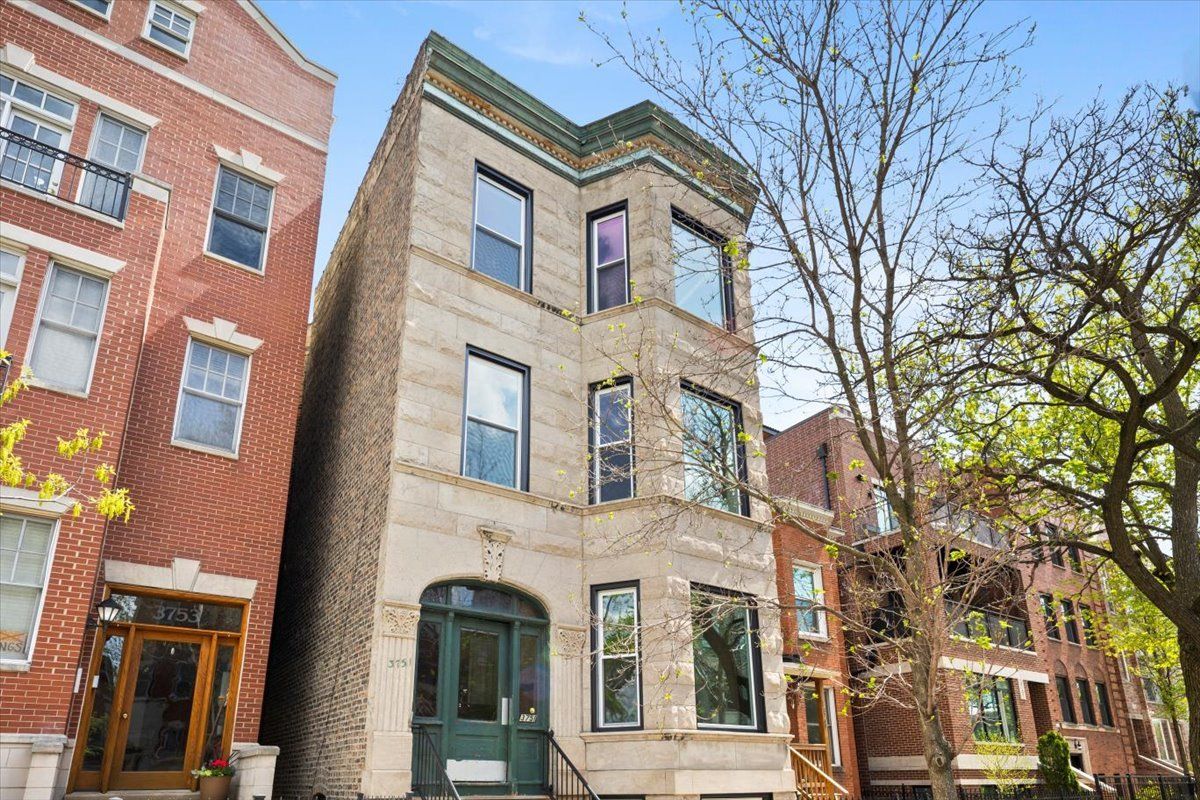 3751 N Clifton Avenue #2 — Chicago, IL 60613
