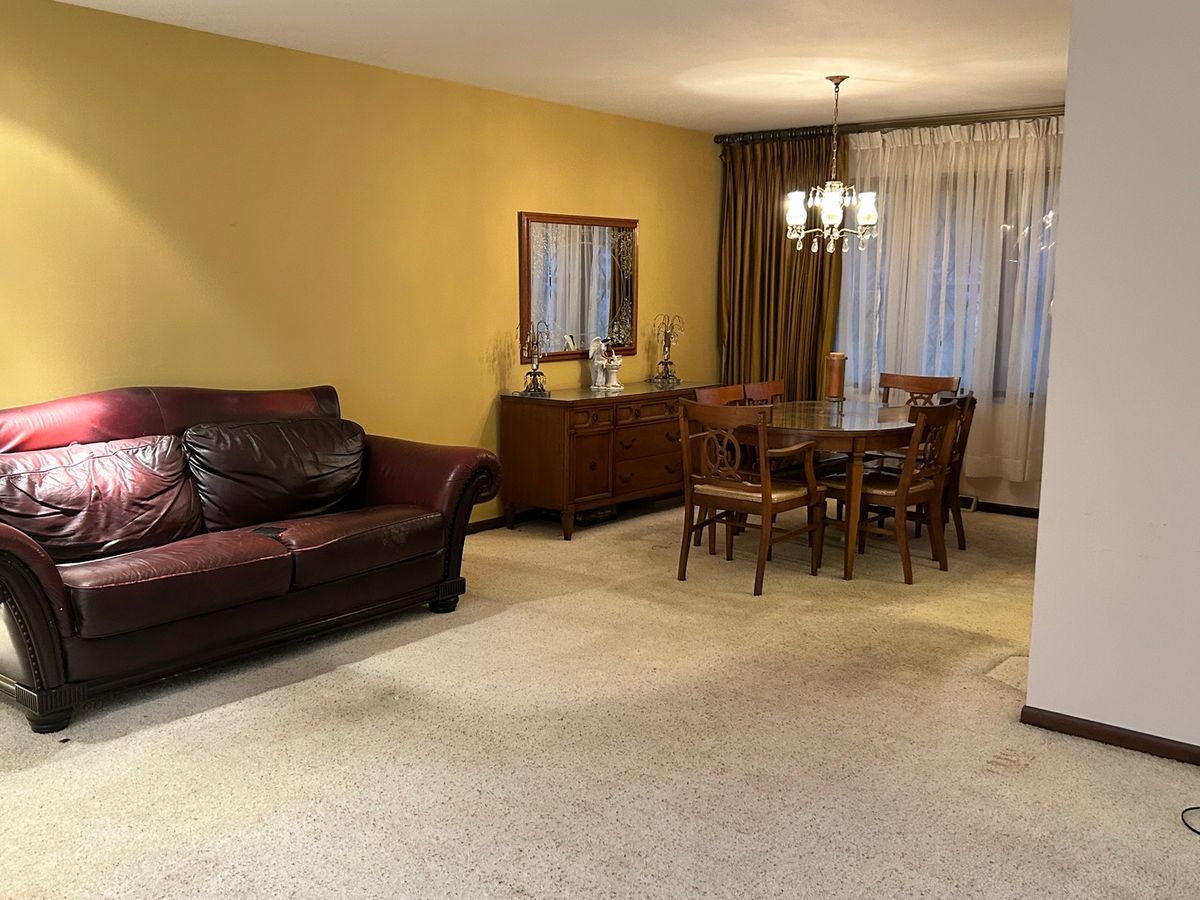 532 S Blackstone Avenue, Glenwood, IL 60425
