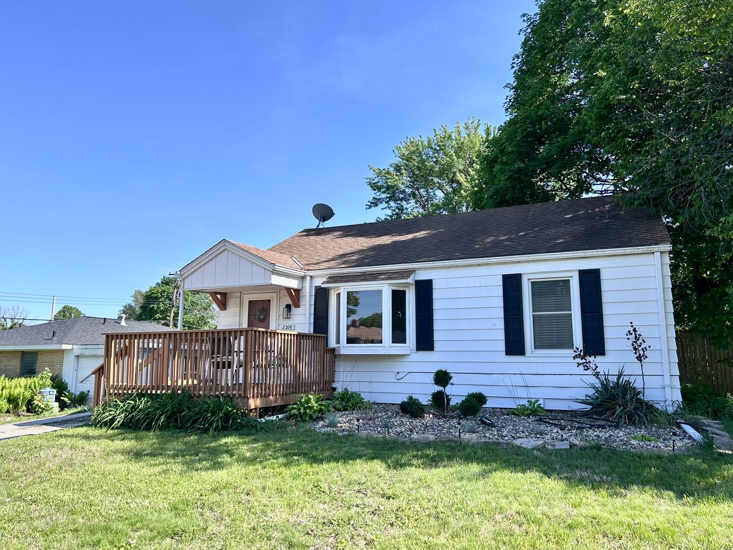 2208 W Vernon Court — Peoria, IL 61604