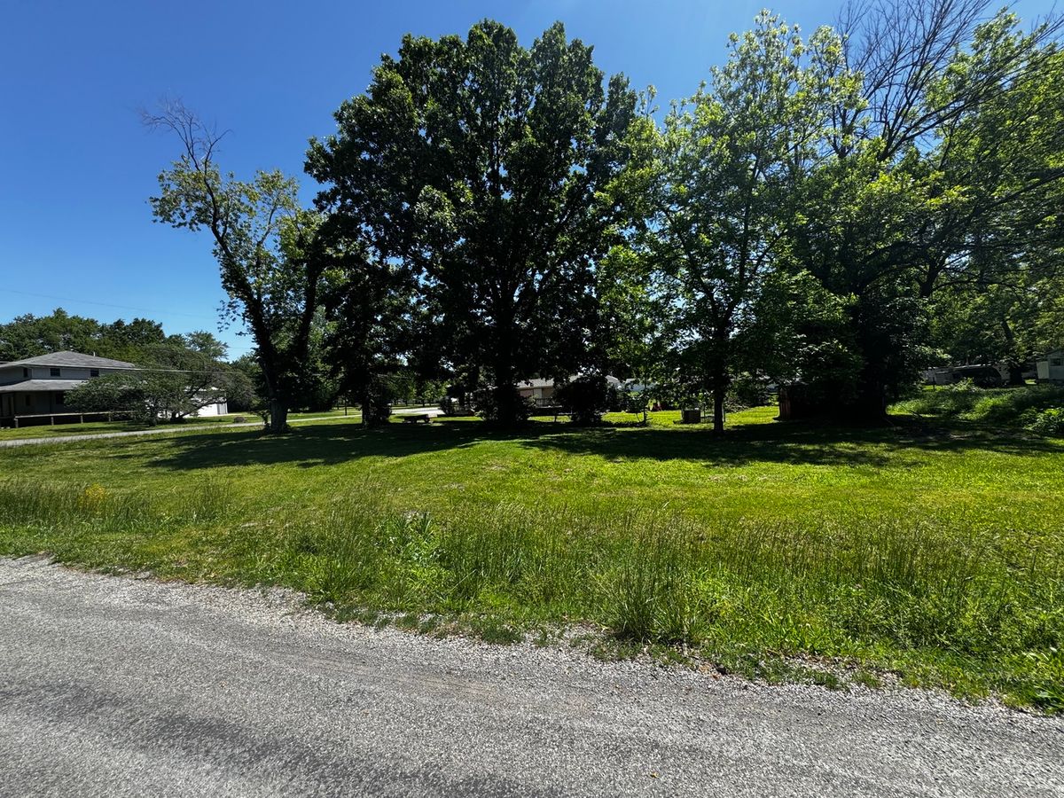 501 E Roosevelt Avenue, Duquoin, IL 62832