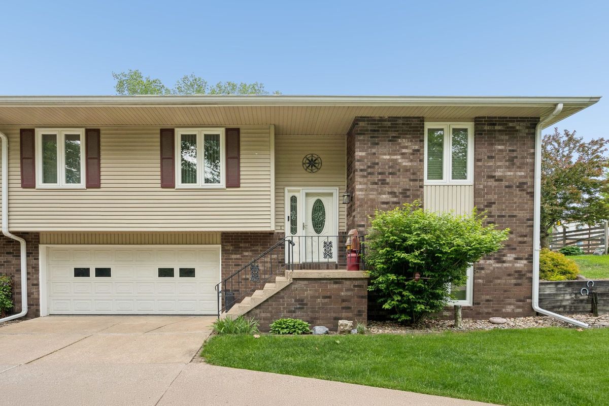 870 47th Avenue, East Moline, IL 61244