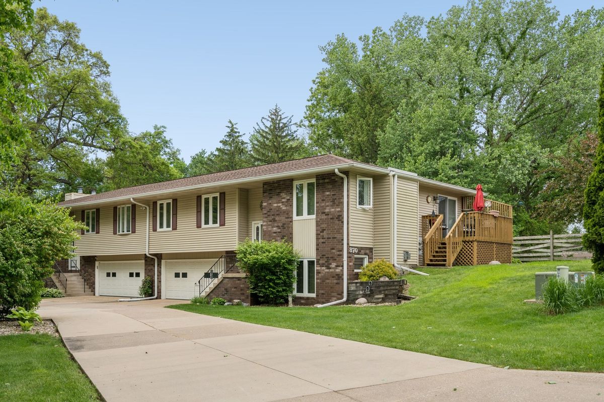 870 47th Avenue #2, East Moline, IL 61244