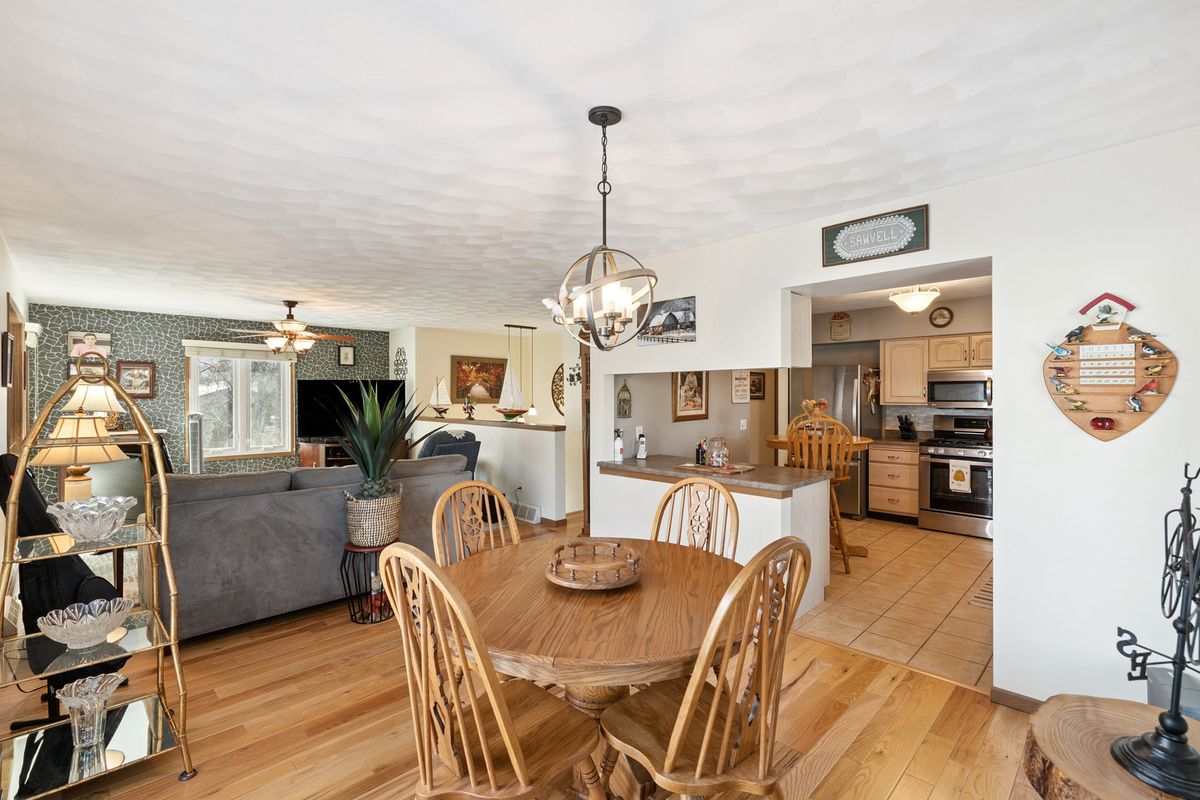 870 47th Avenue #2, East Moline, IL 61244