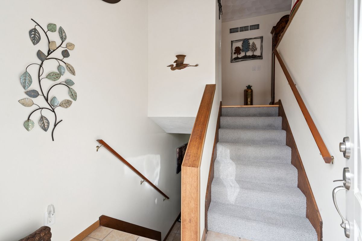 870 47th Avenue #2, East Moline, IL 61244