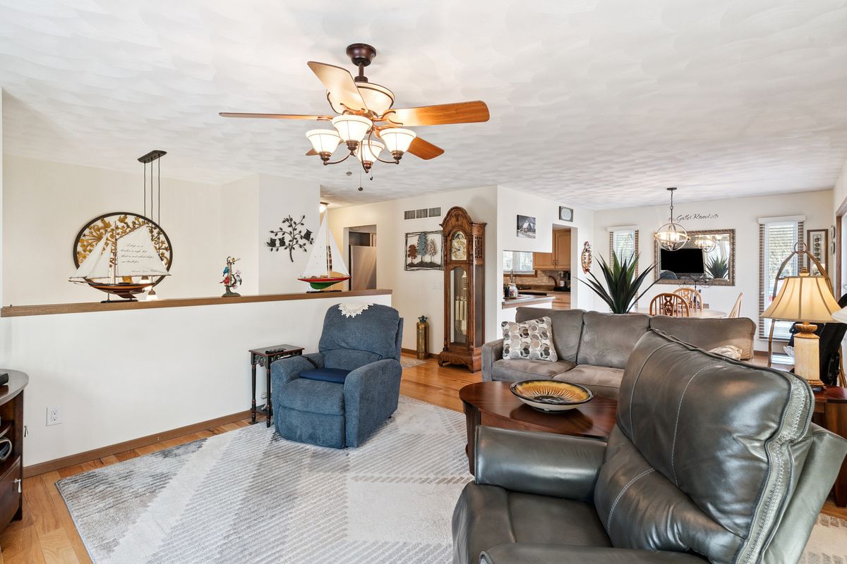 870 47th Avenue #2, East Moline, IL 61244