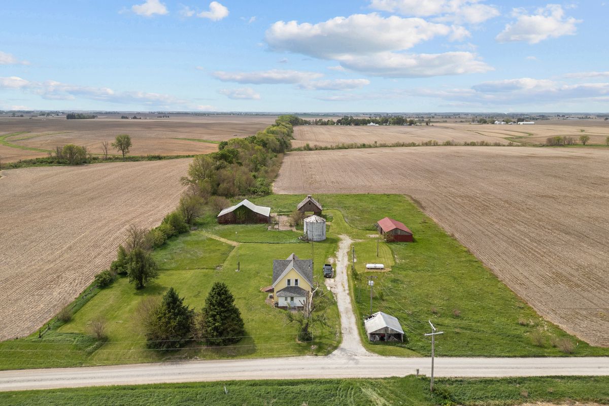2357 50th Avenue, Aledo, IL 61231