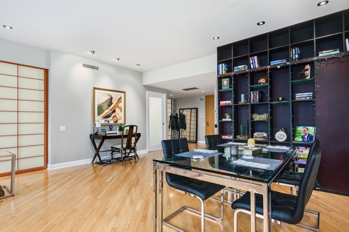 680 N Lake Shore Drive #322, Chicago, IL 60611