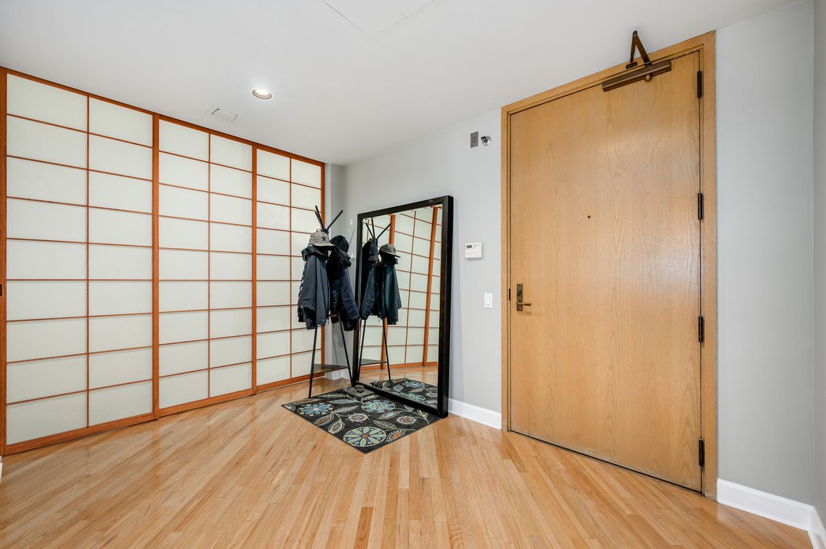 680 N Lake Shore Drive #322, Chicago, IL 60611