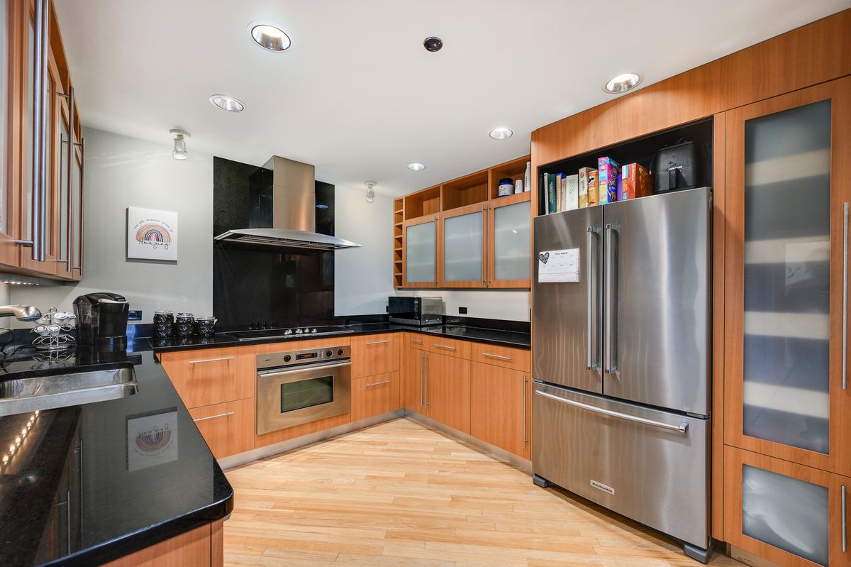 680 N Lake Shore Drive #322, Chicago, IL 60611