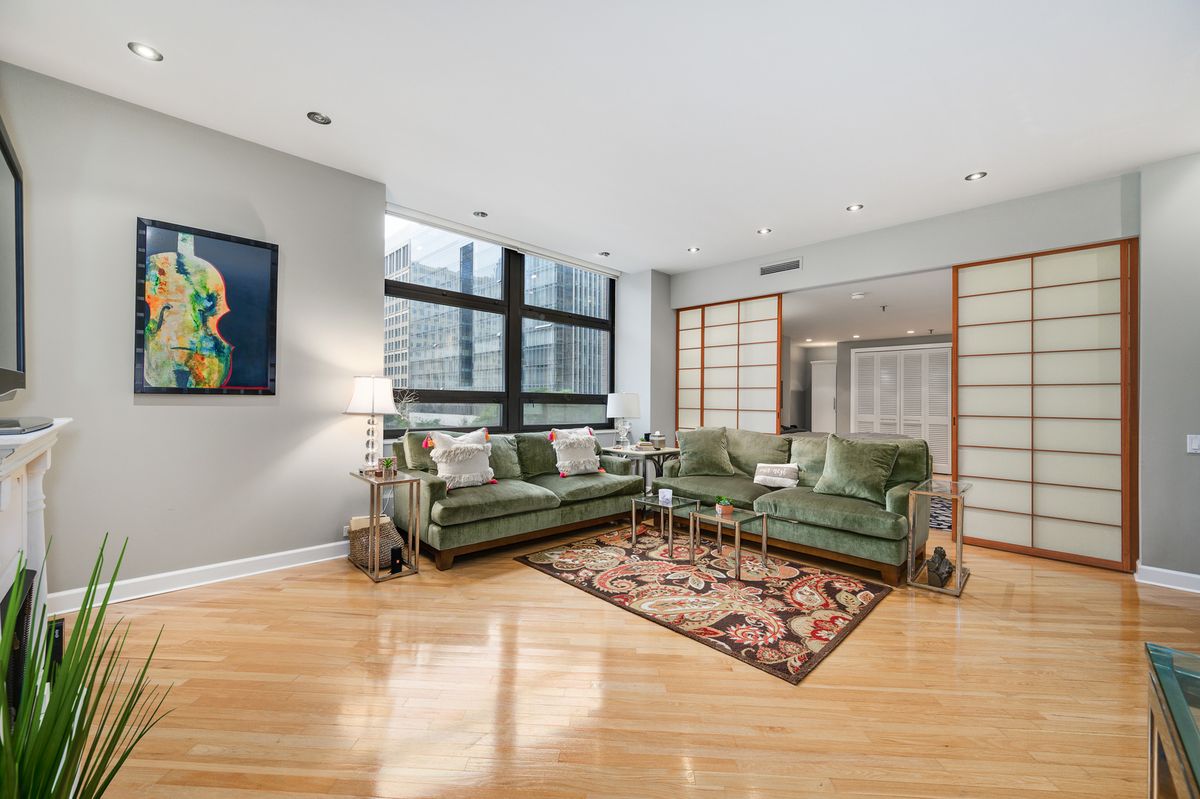 680 N Lake Shore Drive #322, Chicago, IL 60611