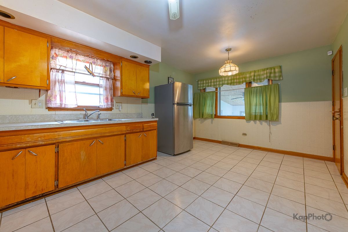 15214 Evers Street, Dolton, IL 60419