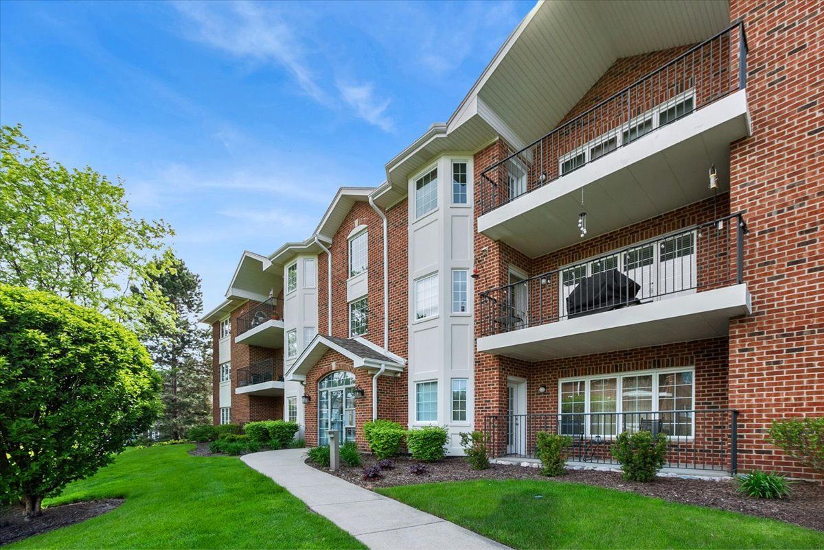 13129 Forest Ridge Drive, Palos Heights, IL 60463