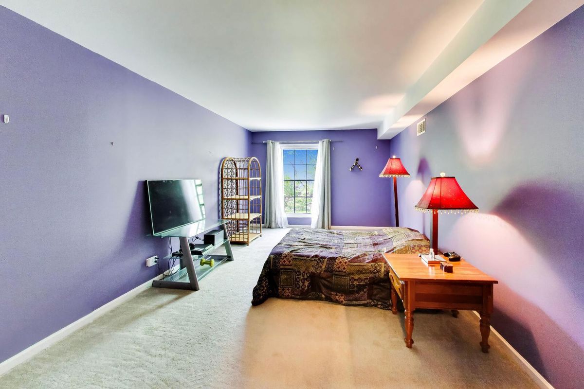 5400 Carriageway Drive #103, Rolling Meadows, IL 60008