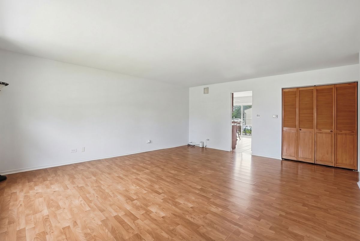 1402 Cynthia Lane, Hanover Park, IL 60133