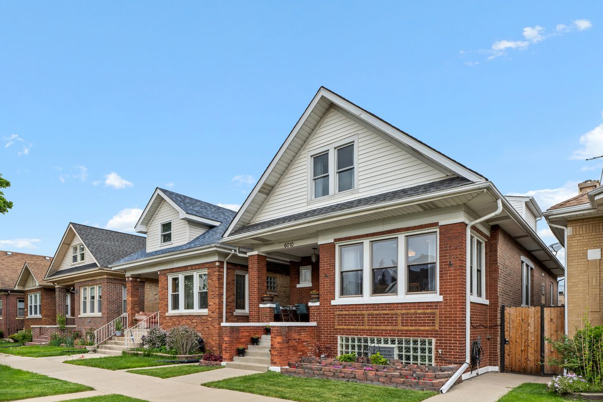 6010 DAKIN Street, Chicago, IL 60634