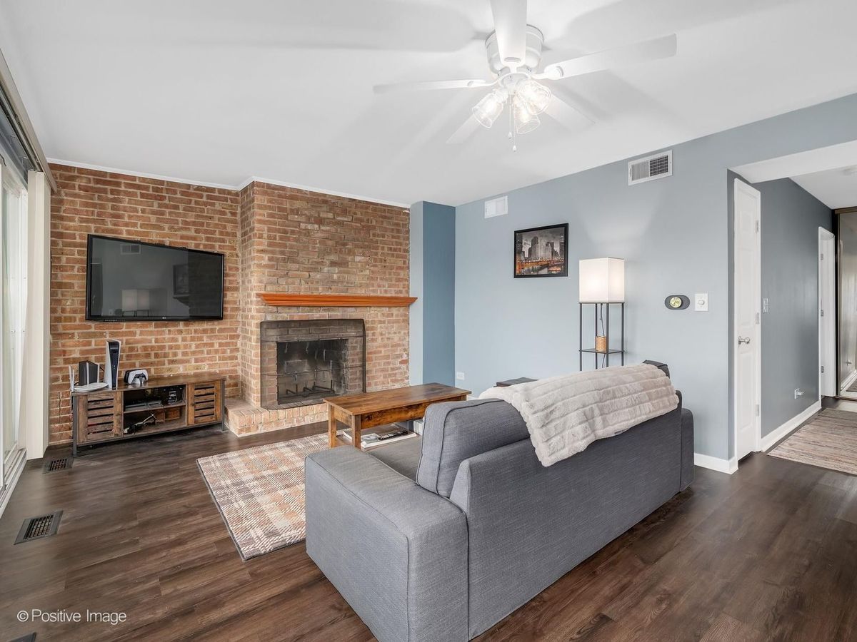 5530 E Lake Drive #98B, Lisle, IL 60532