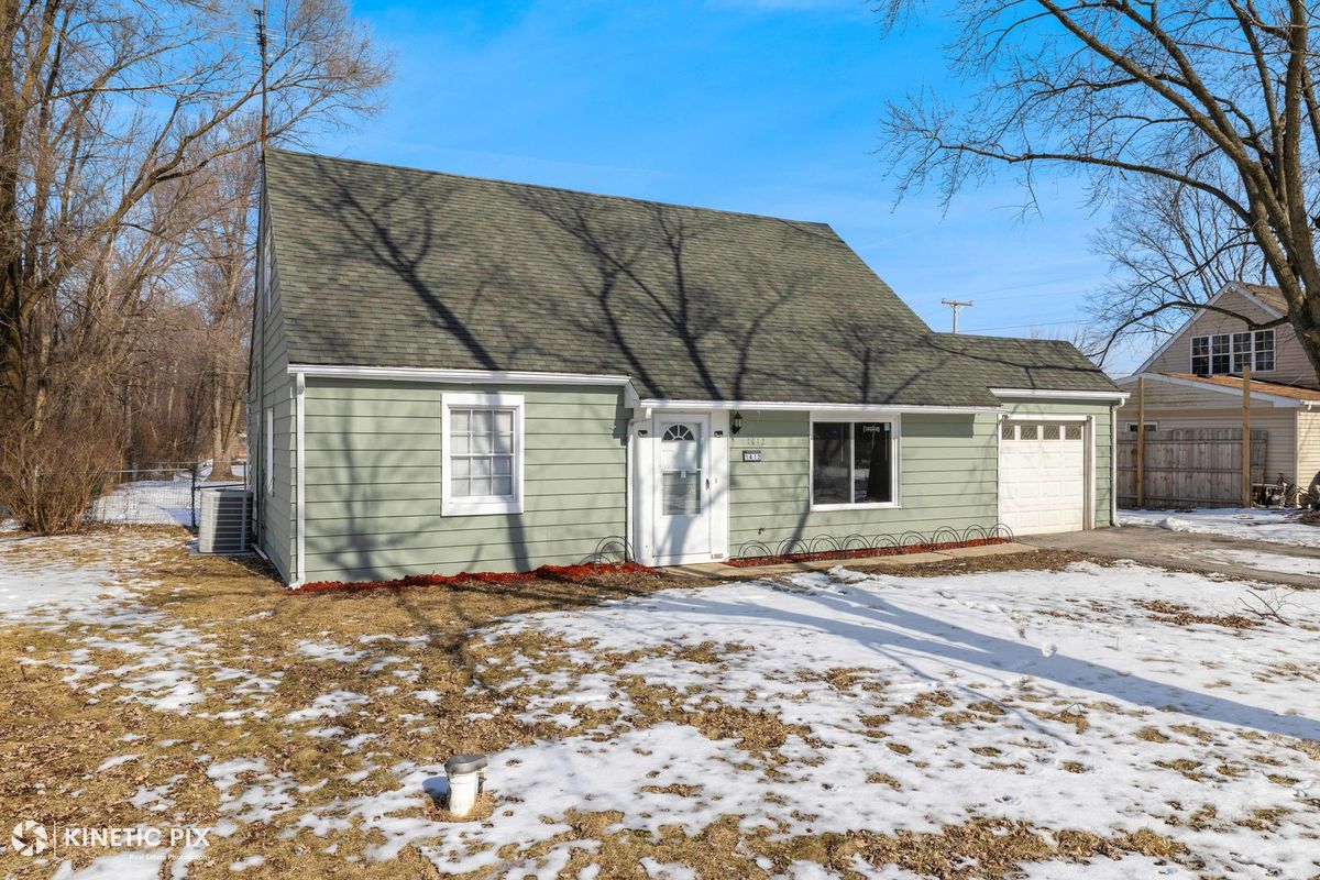 1412 W Broadview Avenue, Crete, IL 60417