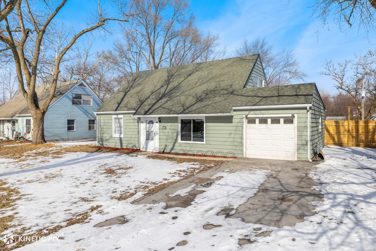 1412 W Broadview Avenue, Crete, IL 60417