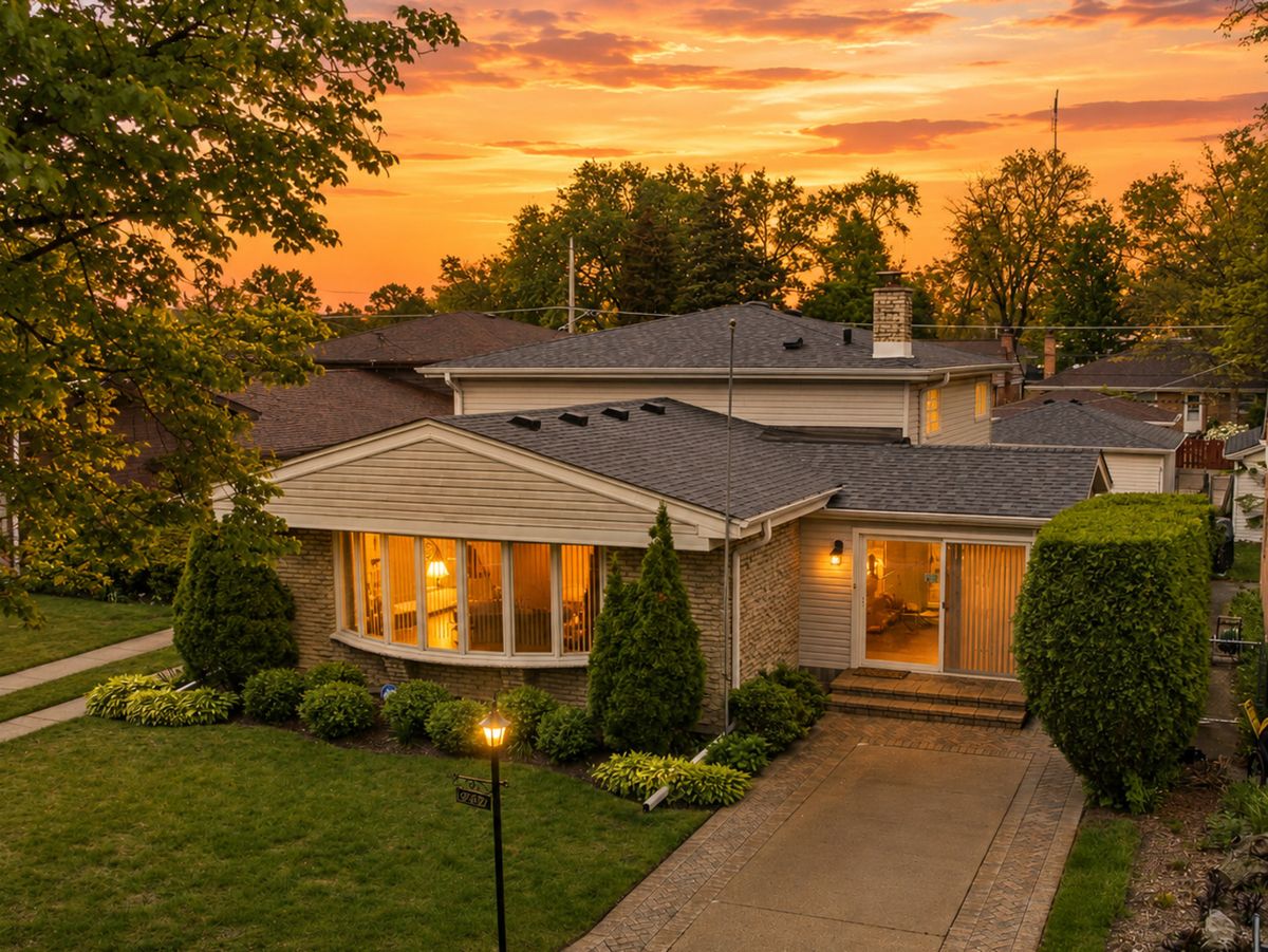 9437 Lockwood Avenue, Skokie, IL 60077