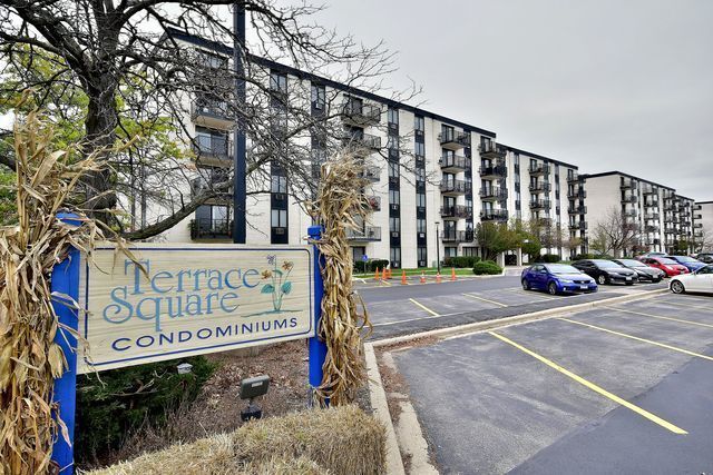 9074 W Terrace Drive #5C — Niles, IL 60714
