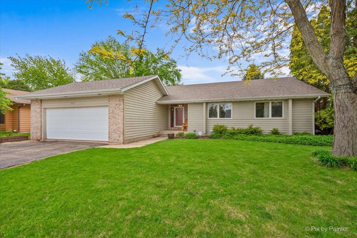 915 8th Street, DeKalb, IL 60115