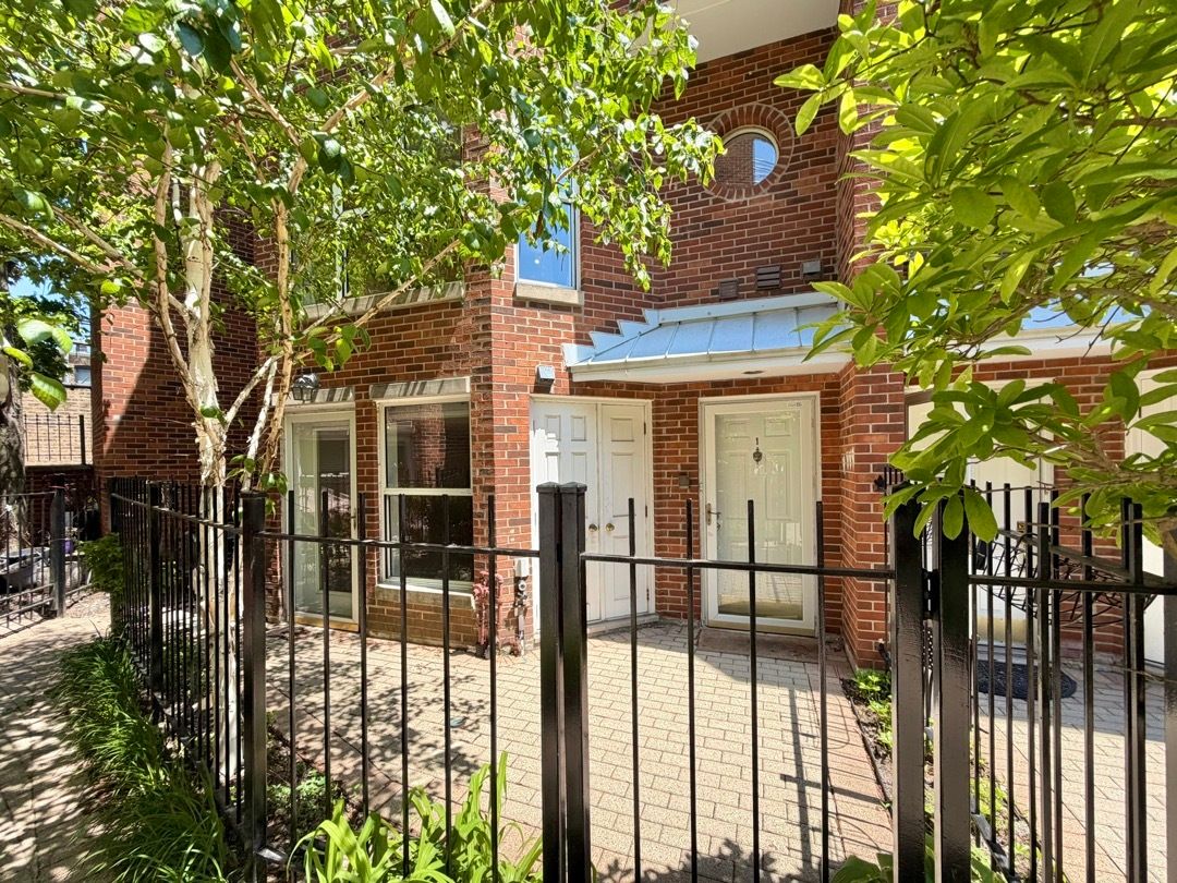 2717 N Lehmann Court #1A — Chicago, IL 60614