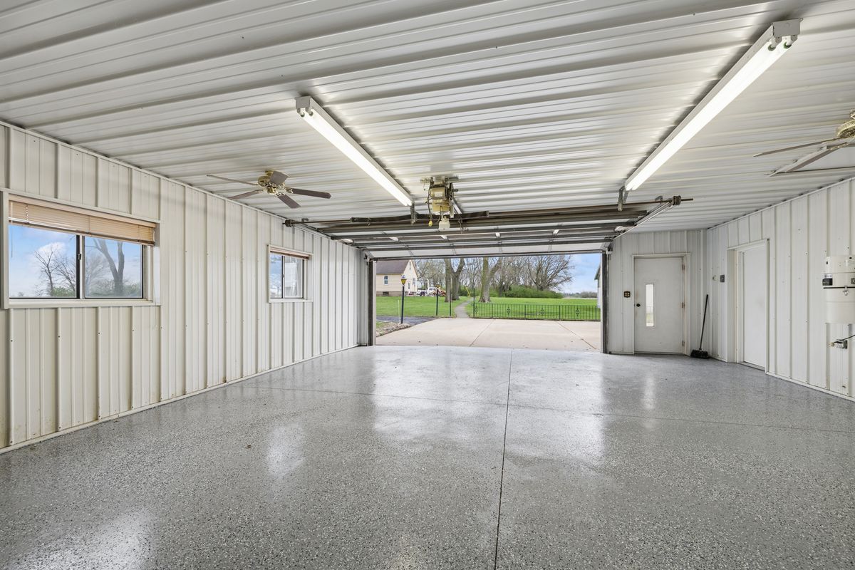 1430 N 30th Road, Ottawa, IL 61350
