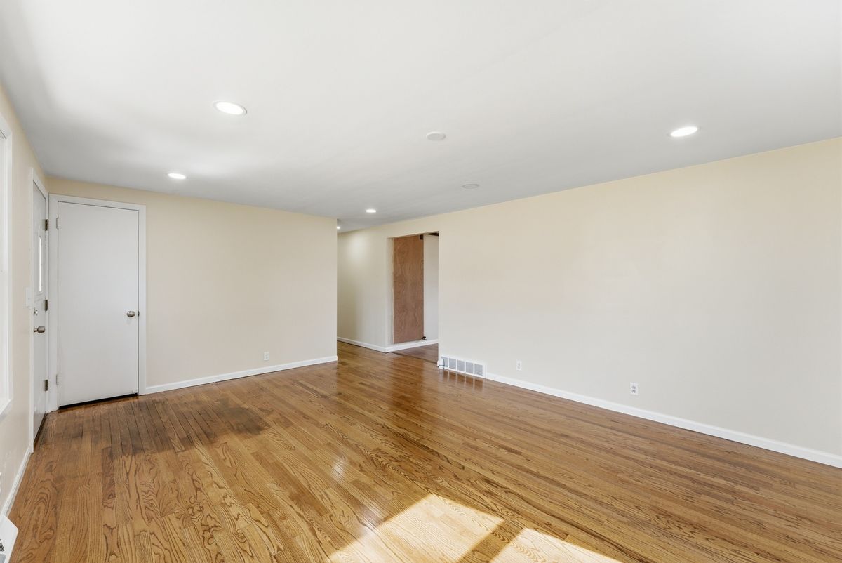 1021 Anna Avenue, Machesney Park, IL 61115