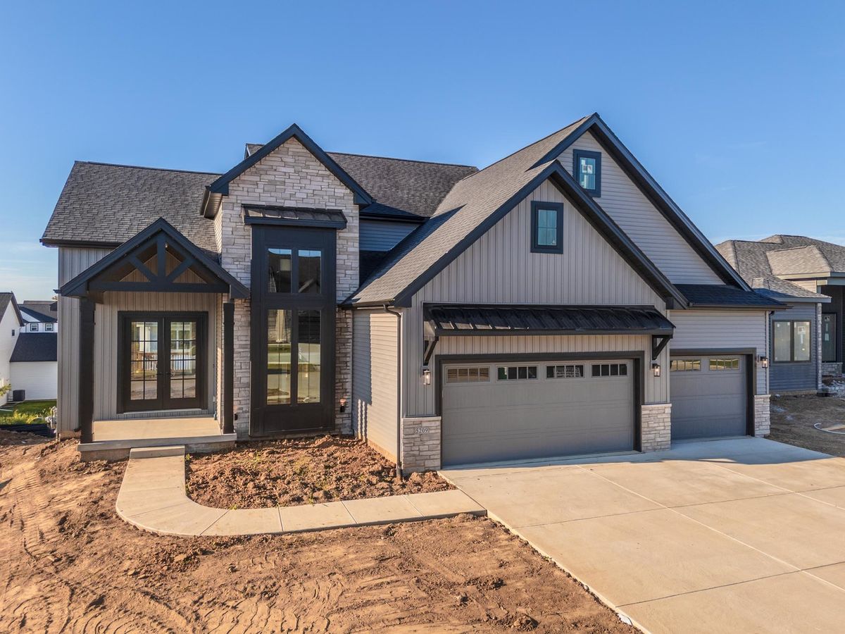 1103 Bell Grove Drive, Bloomington, IL 61705