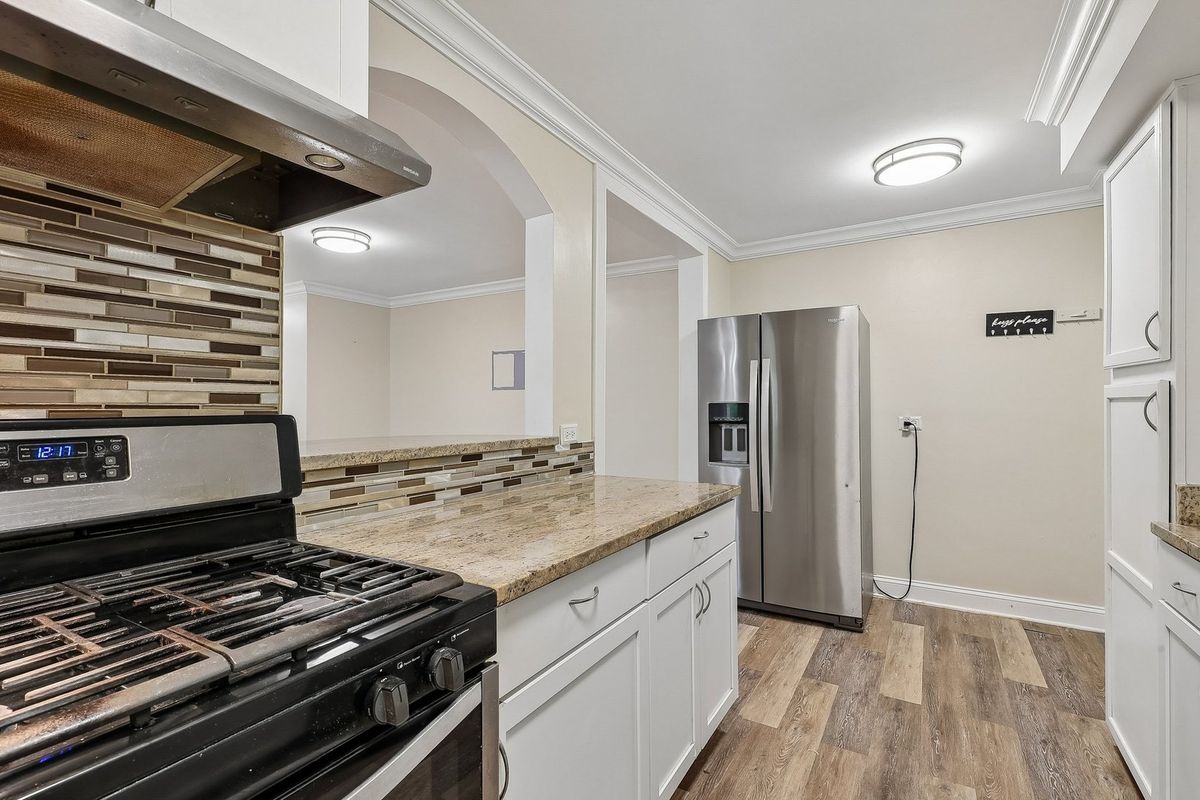 718 Dempster Street #G106, Mount Prospect, IL 60056