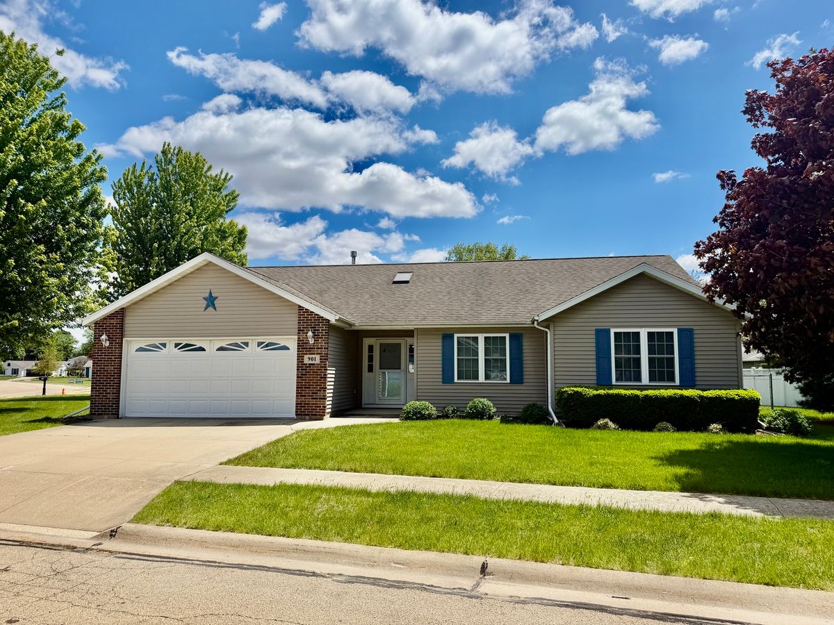 901 East 21st Street, Sterling, IL 61081