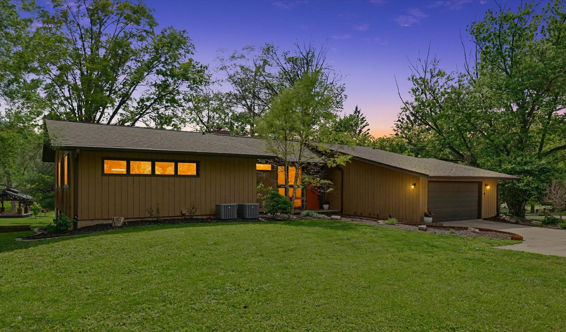 1010 Parkview Drive — Mahomet, IL 61853