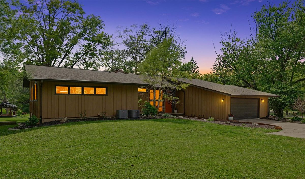 1010 Parkview Drive, Mahomet, IL 61853