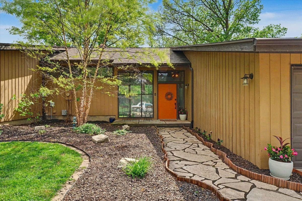 1010 Parkview Drive, Mahomet, IL 61853