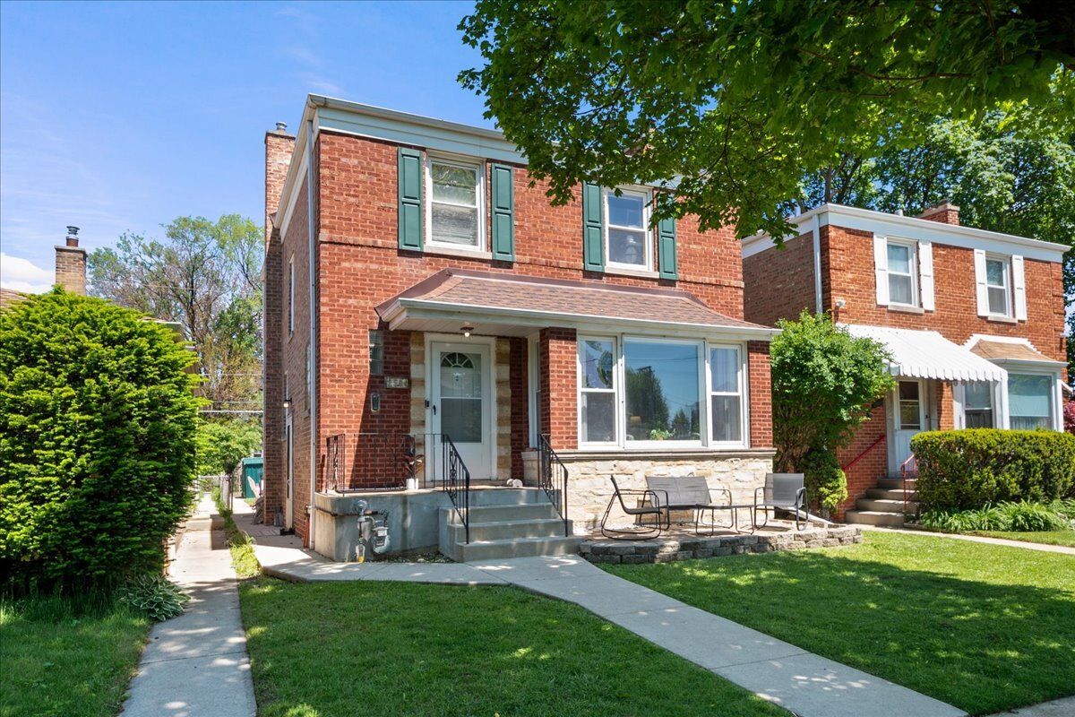 2504 jarvis Avenue, Chicago, IL 60645