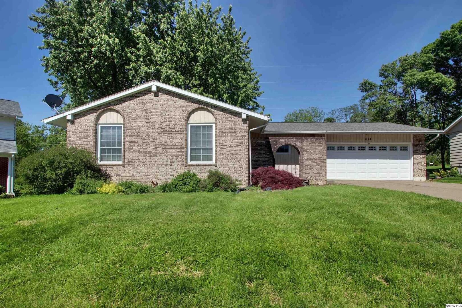 614 Kimberly Dr. — Quincy, IL 62305
