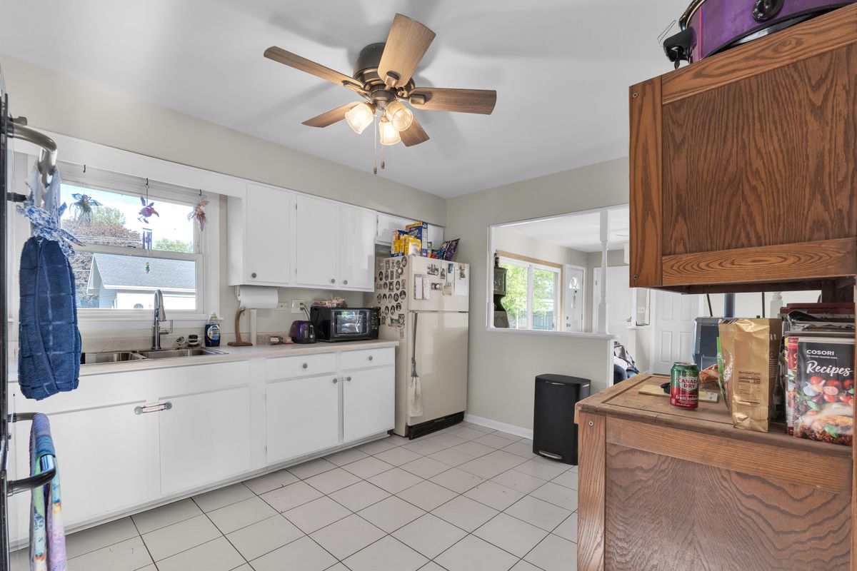 1275 Bloomingdale Road, Glendale Heights, IL 60139