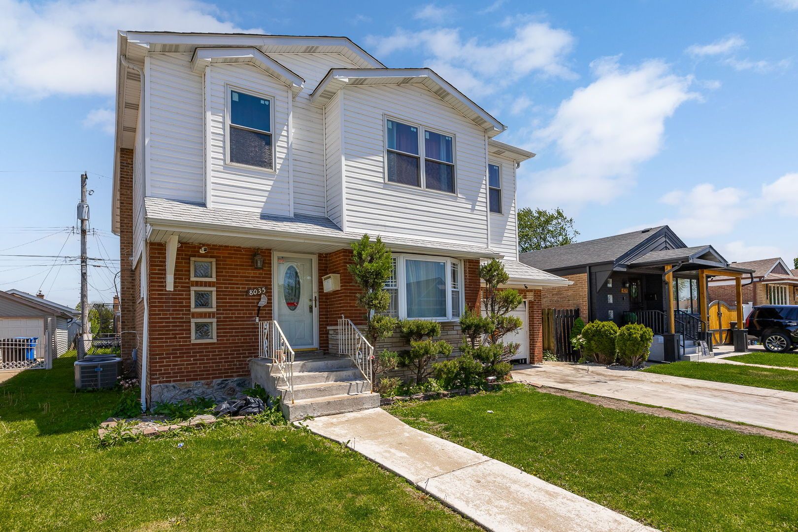 8035 S Kolin Avenue — Chicago, IL 60652