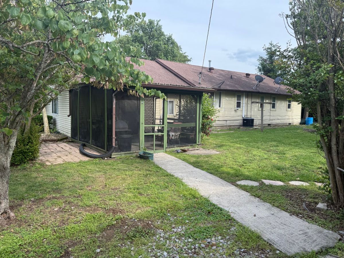 1388 Morning Glory Road, Carbondale, IL 62902