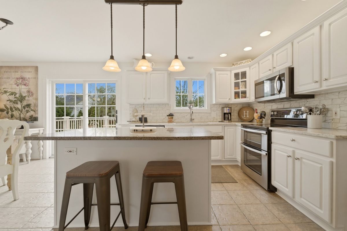 1205 Waterside Lane, Crown Point, IN 46307