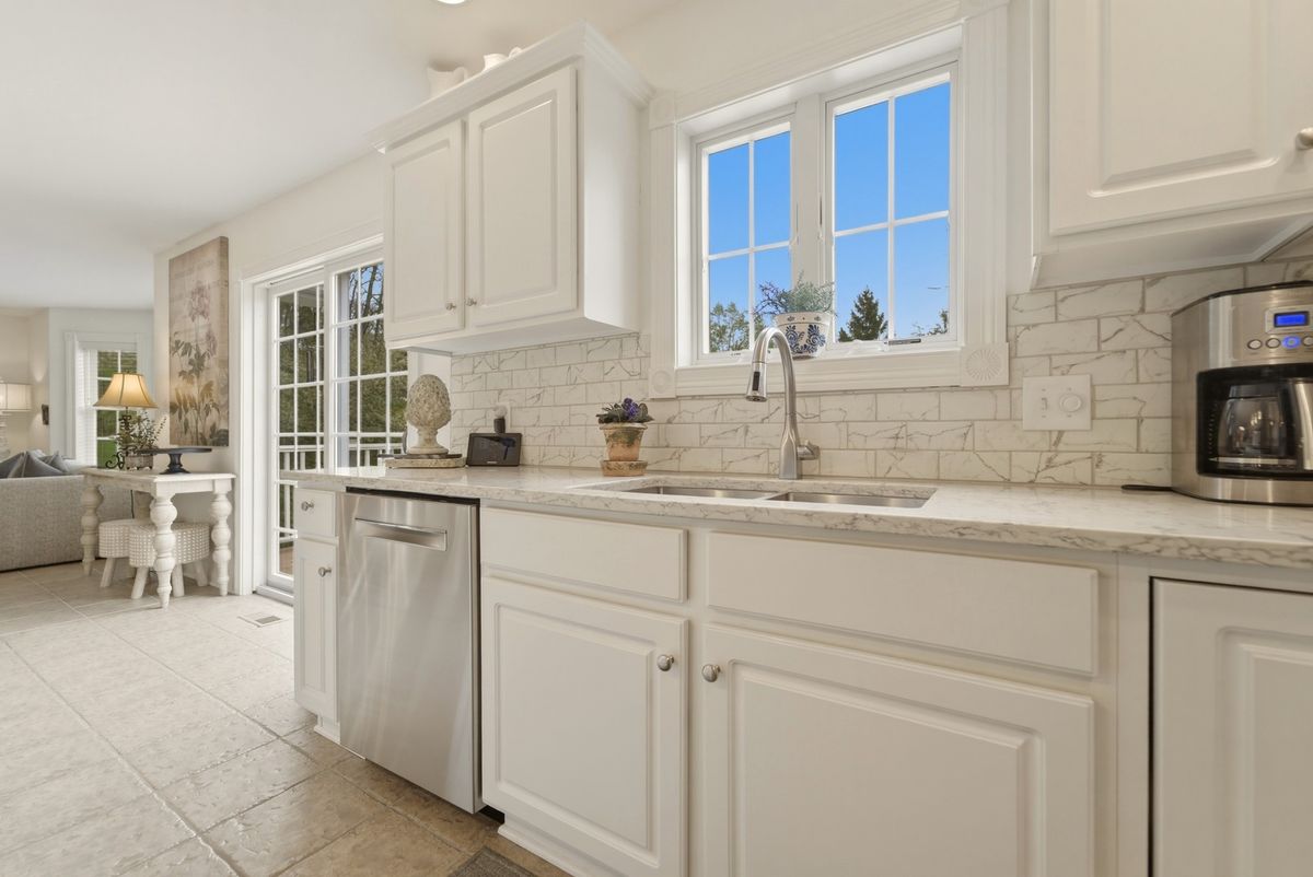 1205 Waterside Lane, Crown Point, IN 46307