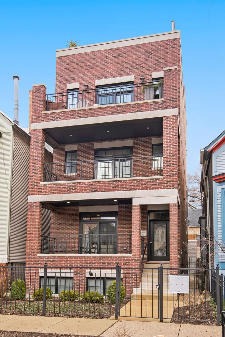 843 Lill Avenue, Chicago, IL 60614