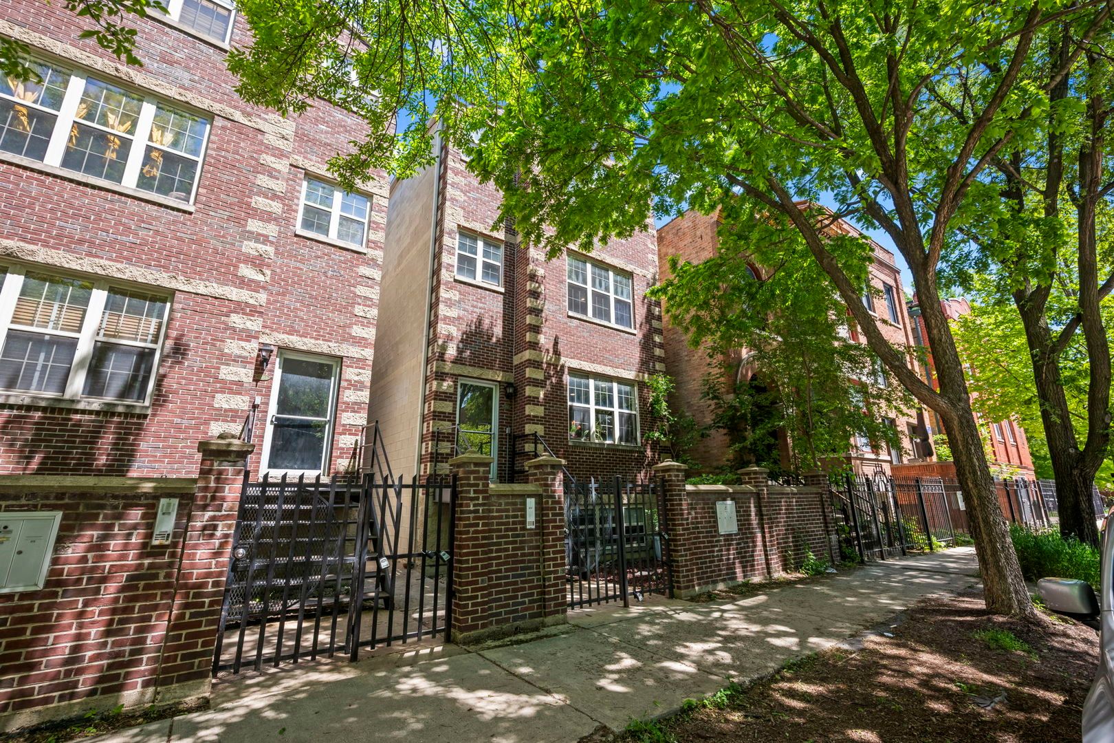 2710 W Haddon Avenue #2 — Chicago, IL 60622