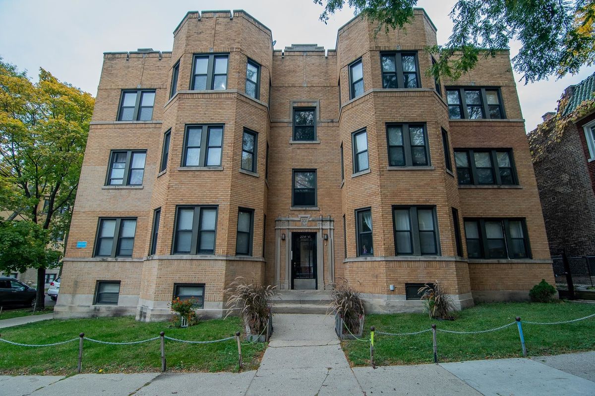 2056 Arthur Avenue, Chicago, IL 60645