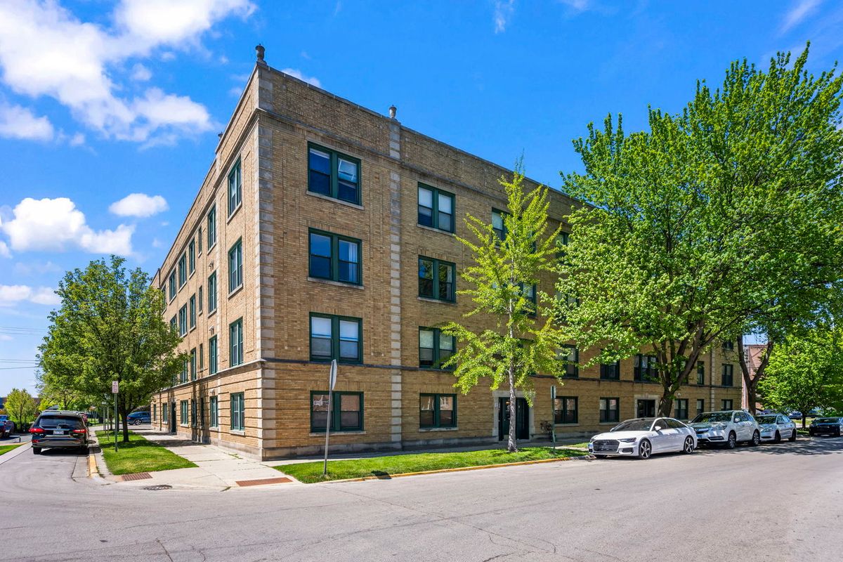9100 Lamon Avenue #1N, Skokie, IL 60077