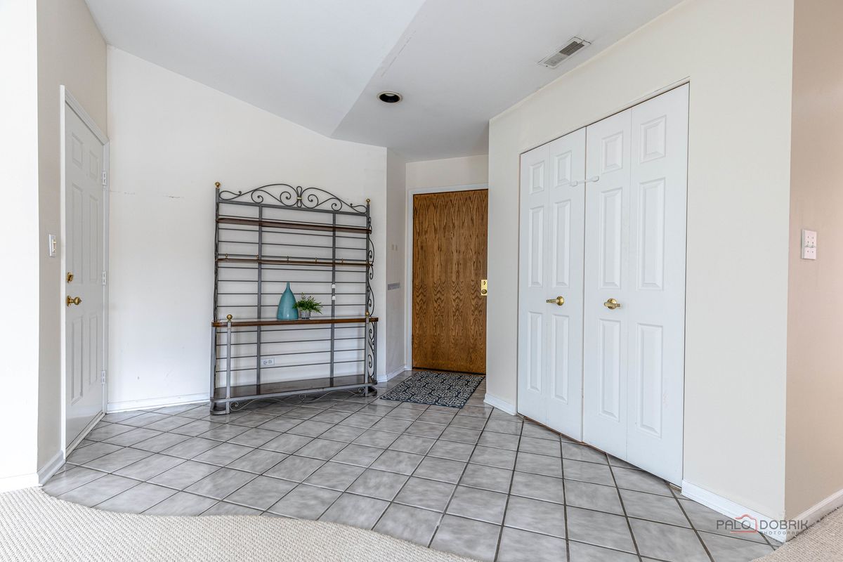 930 Ivy Lane #D, Deerfield, IL 60015